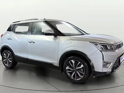 2020 Mahindra XUV300 W8 (O) 1.2 Petrol 1
