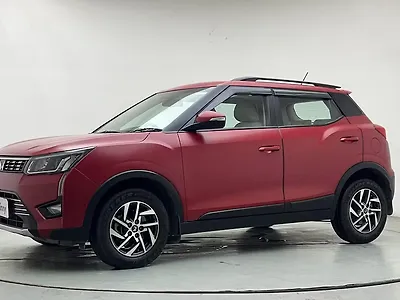 2023 Mahindra XUV300 W8 (O) 1.5 Diesel AMT 1 2023 Mahindra XUV300 W8 (O) 1.5 Diesel AMT 1