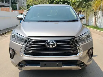 2022 Toyota Innova Crysta ZX 2.4 7 STR 1