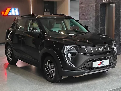 2025 Mahindra XUV 3XO AX5 Petrol 1.2L Turbo Automatic (TC) 1 2025 Mahindra XUV 3XO AX5 Petrol 1.2L Turbo Automatic (TC) 1