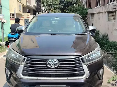2022 Toyota Innova Crysta GX 2.4 8 STR 1