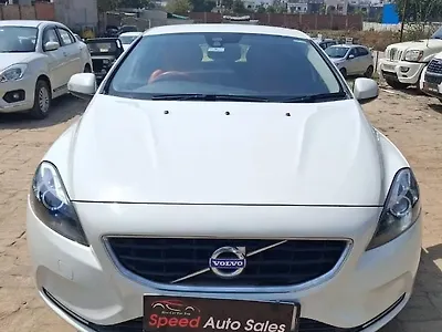 2015 Volvo V40 D3 Kinetic 1