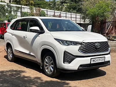 2025 Toyota Innova Hycross VX (O) Hybrid (Electric + Petrol) Automatic (e-CVT) 8 STR Platinum White Pearl 1