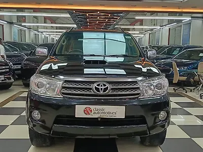 2010 Toyota Fortuner 3.0 MT 1