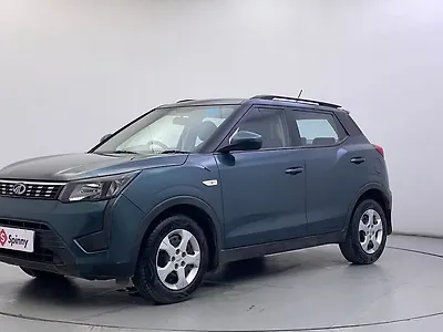 2021 Mahindra XUV300 W6 1.2 Petrol 1