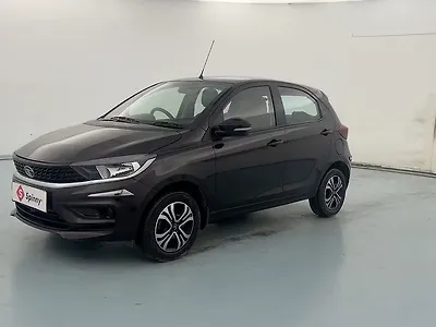 2023 Tata Tiago XT [2023-2025] 1