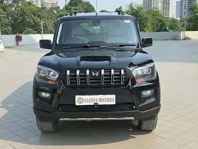 2015 Mahindra Scorpio S10 1
