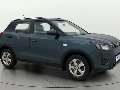2022 Mahindra XUV300 W6 1.2 Petrol AMT [2021] 1