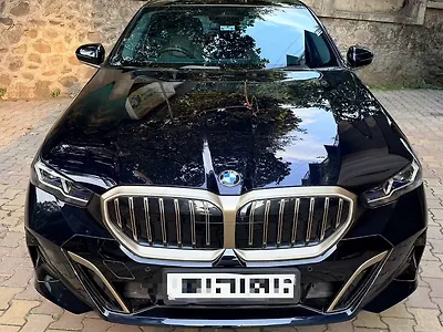 2025 BMW 5-Series LWB 530Li Petrol 2.0L Turbo Automatic Aluminium Satinated 1