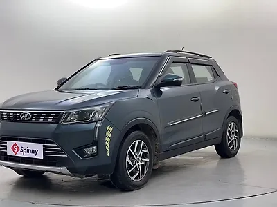 2022 Mahindra XUV300 W8 (O) 1.2 Petrol 1
