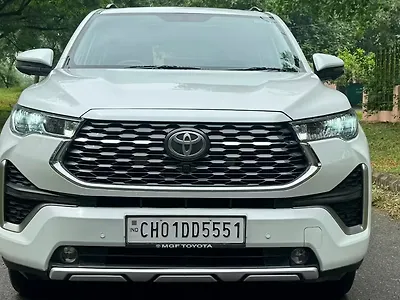 2026 Toyota Innova Hycross ZX Hybrid (Electric + Petrol) Automatic (e-CVT) 7 STR Platinum White Pearl 1