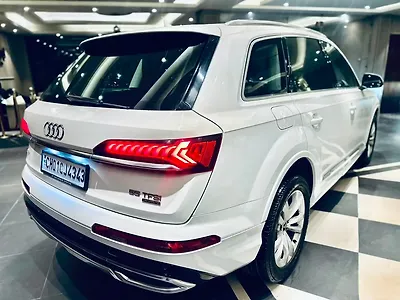 2022 Audi Q7 Technology 55 TFSI [2022-2024] 1