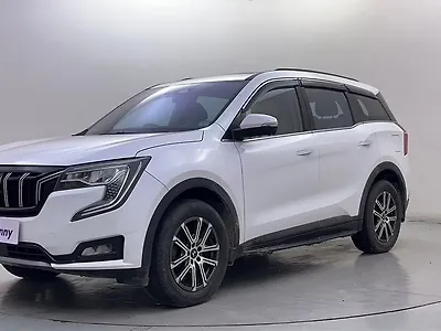 2022 Mahindra XUV700 AX 7 Diesel AT AWD Luxury Pack 7 STR [2021] 1
