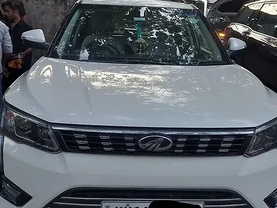 2021 महिंद्रा XUV300 W8 (O) 1.2 पेट्रोल एएमटी [2021] 1