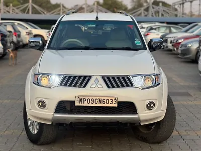 2013 मित्सुबिशी पजेरो 2.5 एमटी 1