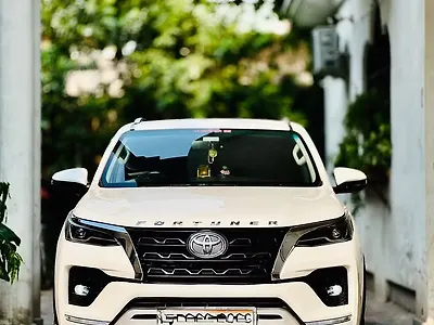 2024 Toyota Fortuner 4x2 2WD Diesel 2.8L Turbo 6 Speed Manual 1 2024 Toyota Fortuner 4x2 2WD Diesel 2.8L Turbo 6 Speed Manual 1