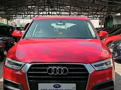 2018 Audi Q3 30 TDI Premium FWD 1
