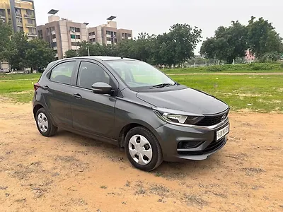 2021 Tata Tiago XT (O) [2021-2023] 1