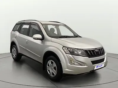 2015 Mahindra XUV500 W6 1