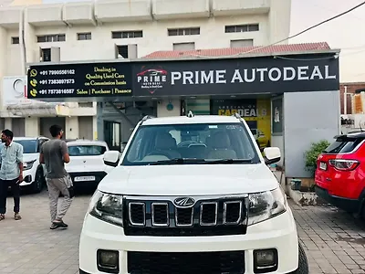 2020 Mahindra TUV300 T10 1