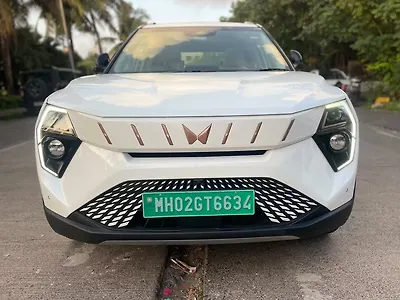 2026 Mahindra 3XO EV AX7 L 39.4 kWh with Charger 1