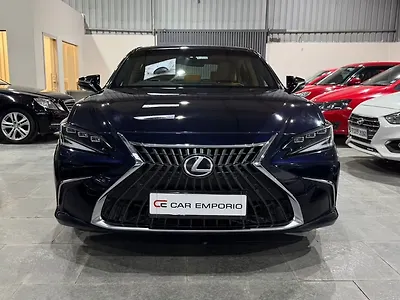 2024 Lexus ES 500e 300h Luxury 1