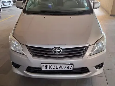 2013 Toyota Innova 2.5 G 7 STR BS-IV 1 2013 Toyota Innova 2.5 G 7 STR BS-IV 1