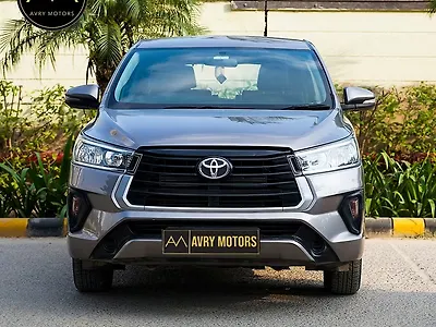 2022 Toyota Innova Crysta G 2.4 7 STR 1