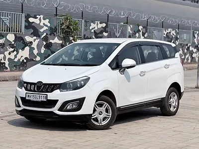 2018 Mahindra Marazzo M6 8 STR 1