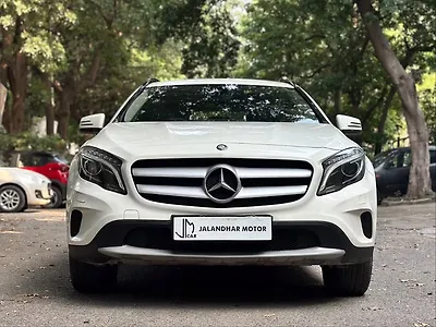 2017 Mercedes-Benz GLA 200 d Sport 1