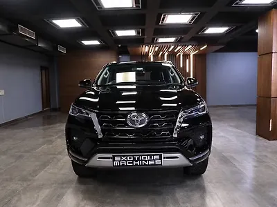 2025 टोयोटा फ़ॉर्च्यूनर 4x2 2WD Diesel 2.8L Turbo 6 Speed Manual 1 2025 टोयोटा फ़ॉर्च्यूनर 4x2 2WD Diesel 2.8L Turbo 6 Speed Manual 1