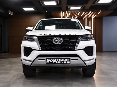 2023 टोयोटा फ़ॉर्च्यूनर 4x2 2WD Diesel 2.8L Turbo 6 Speed Manual 1 2023 टोयोटा फ़ॉर्च्यूनर 4x2 2WD Diesel 2.8L Turbo 6 Speed Manual 1