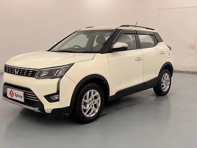2023 Mahindra XUV300 W8 1.2 Petrol 1 2023 Mahindra XUV300 W8 1.2 Petrol 1