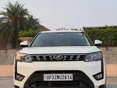 2022 Mahindra XUV300 W4 1.5 Diesel 1 2022 Mahindra XUV300 W4 1.5 Diesel 1