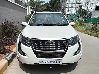 2021 महिंद्रा XUV500 w11 ऑप्शनल ऑटोमै​टिक 1