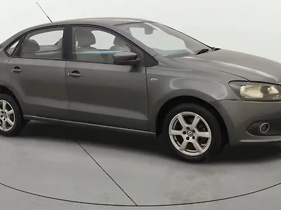 2014 Volkswagen Vento Highline Petrol AT 1