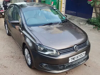 2015 Volkswagen Vento Highline Petrol 1