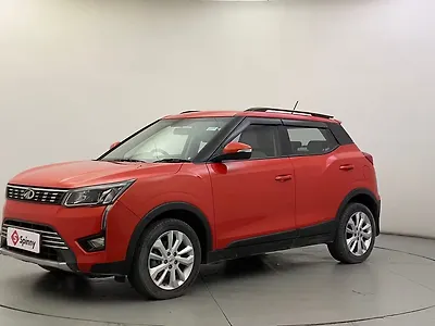 2019 Mahindra XUV300 W8 1.2 Petrol [2019] 1