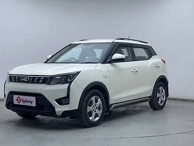 2021 Mahindra XUV300 W6 1.2 Petrol 1