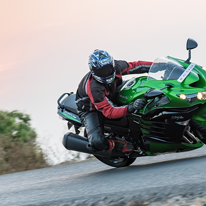 Images of Kawasaki Ninja ZX-14R | Photos of Ninja ZX-14R - BikeWale