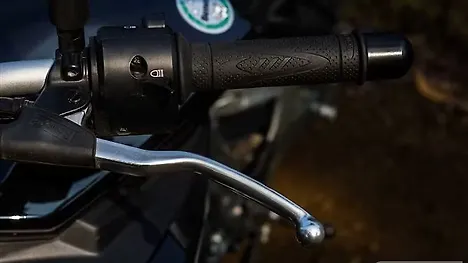 Benelli TNT600i [2020] Levers