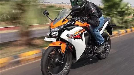 Honda CBR150 R Front