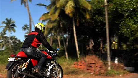 Royal Enfield Continental GT [2013 - 2018] Action