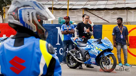 Suzuki Gixxer 250 Action