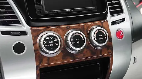 Mitsubishi Pajero Sport Music System