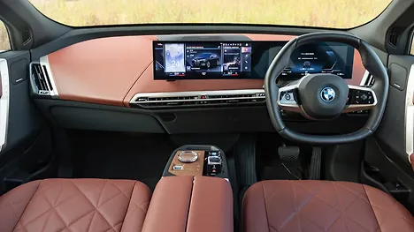BMW iX Dashboard