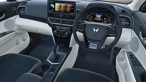 महिंद्रा XUV 3XO डैशबोर्ड
