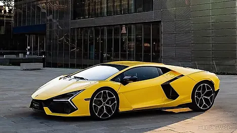 Lamborghini Revuelto Left Front Three Quarter
