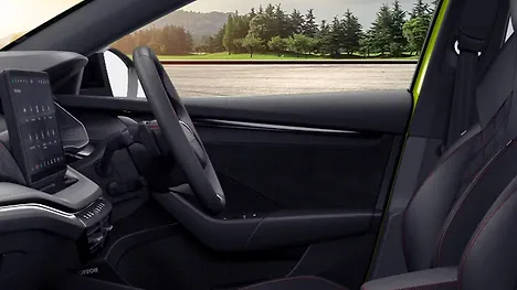 स्कोडा ऑक्टाविया आरएस फ्रंट रौ सीट्स