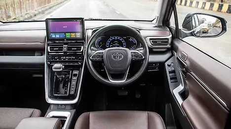 टोयोटा Innova Hycross Facelift डैशबोर्ड टोयोटा Innova Hycross Facelift डैशबोर्ड
